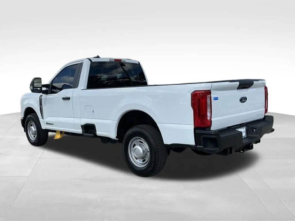 Used 2026 White Ford XL image 7
