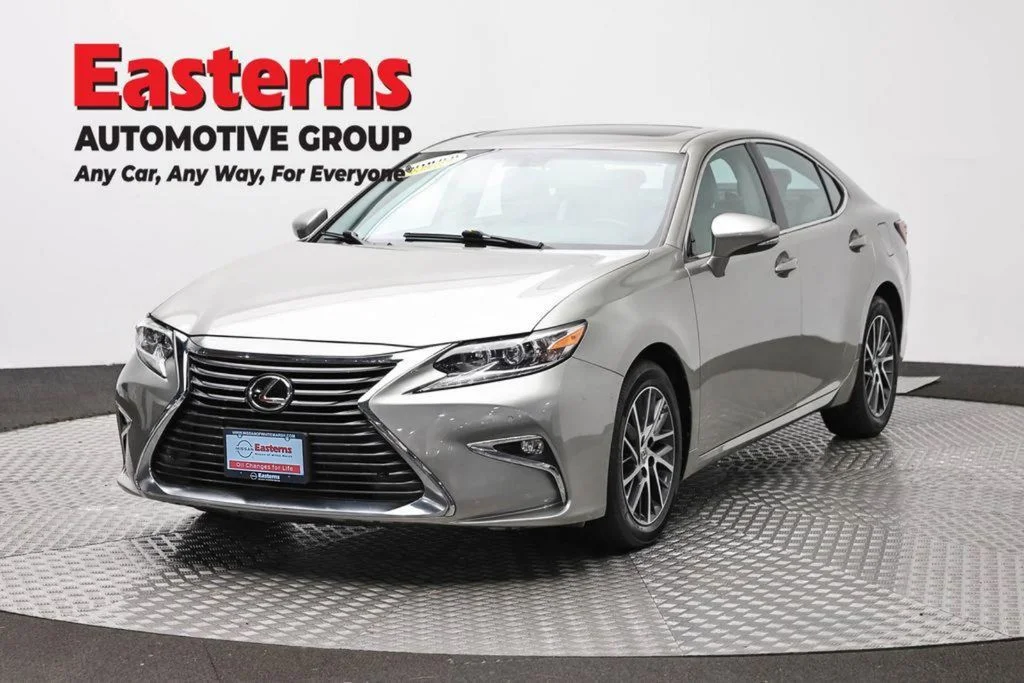 Used 2016 Silver Lexus 350 image 1