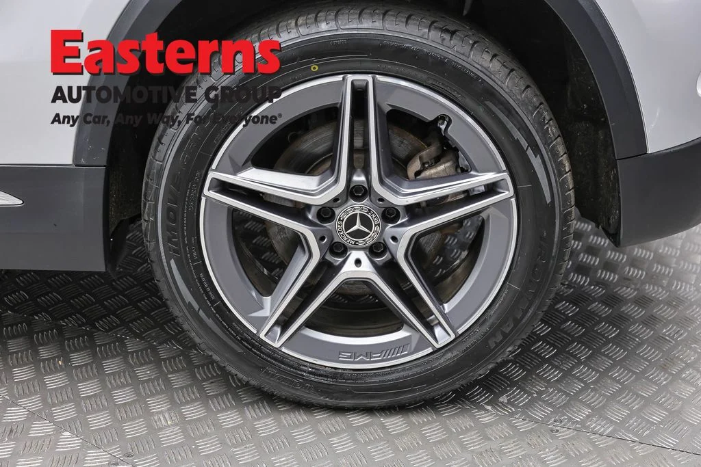 Used 2022 Silver Mercedes-Benz GLA 250 image 8