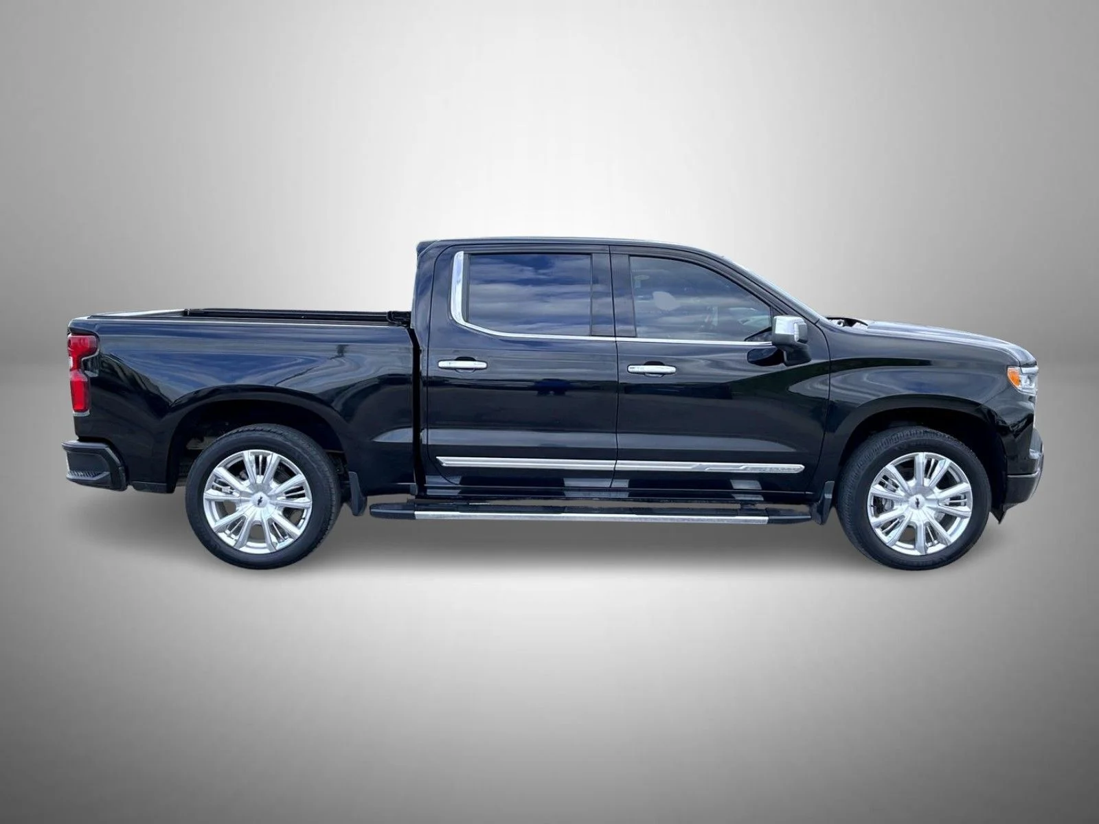 Used 2023 Black Chevrolet High Country image 4