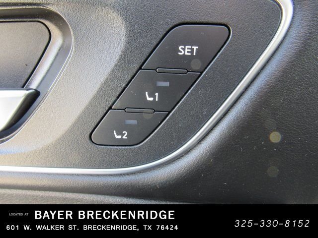 Used 2021 Gray Nissan Platinum image 18