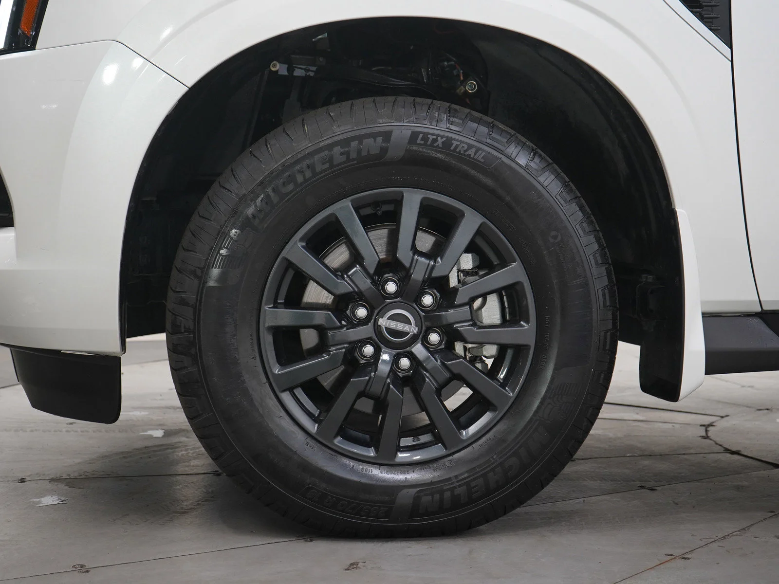 Certified Used 2025 Aspen White Tricoat Nissan SV image 33