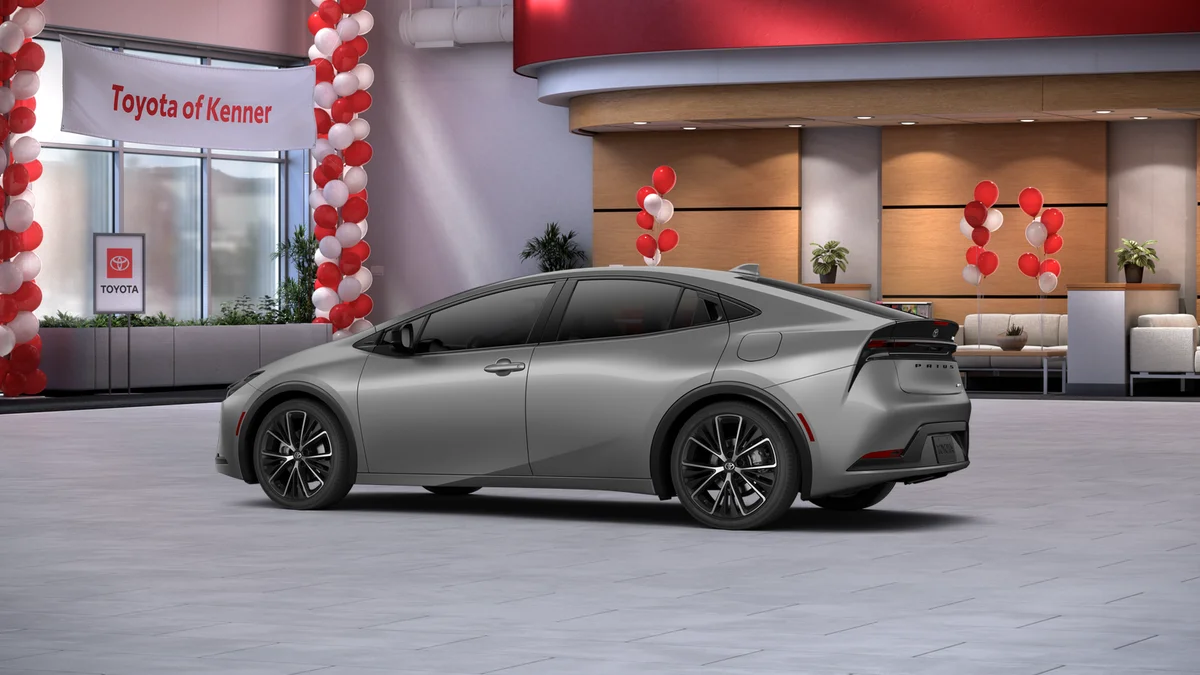 New 2027 Guardian Gray Toyota XLE image 5