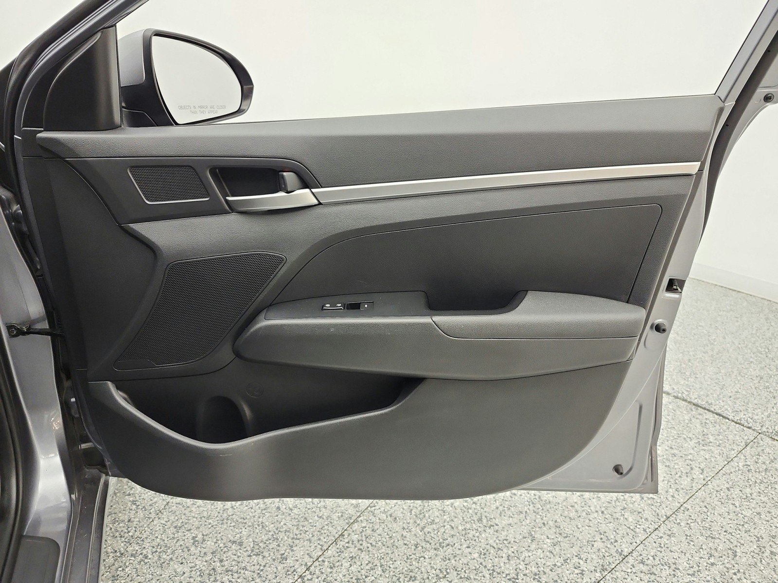 Used 2019 Galactic Gray Hyundai SE Auto image 19