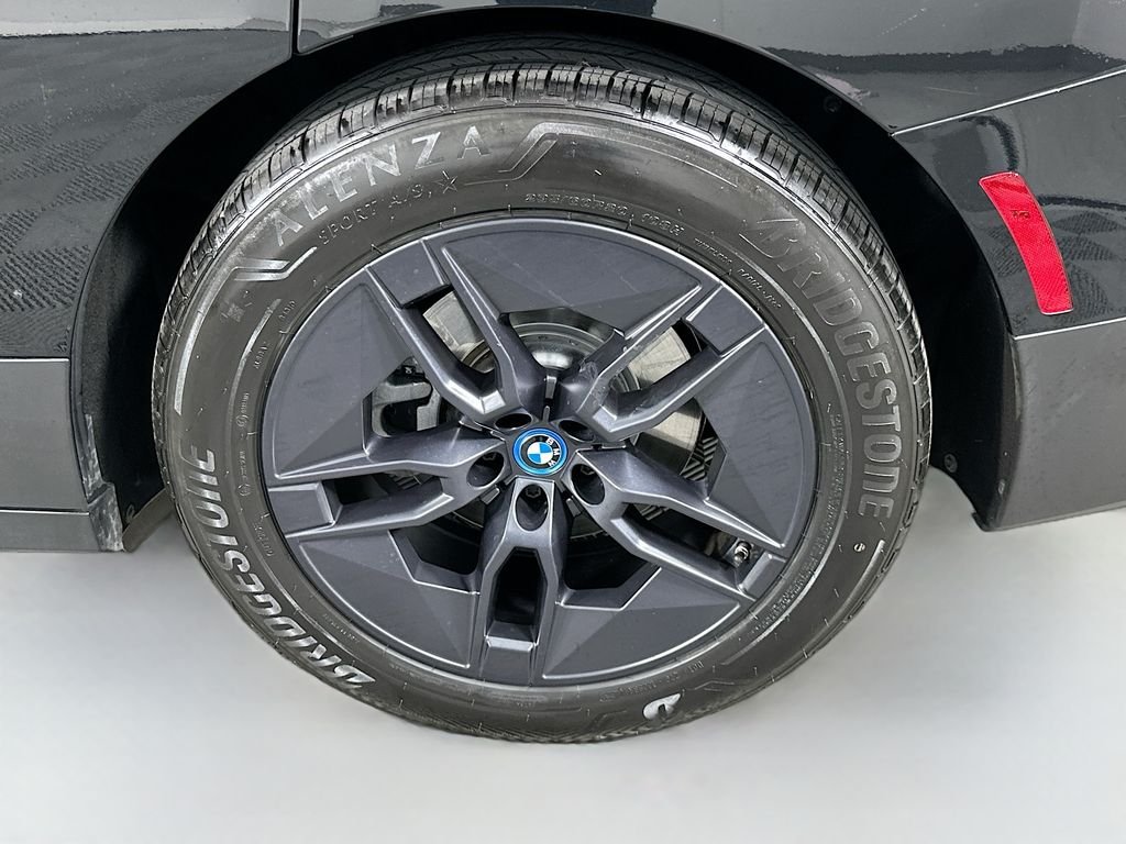 Certified Used 2023 Black Sapphire Metallic BMW xDrive50 image 31