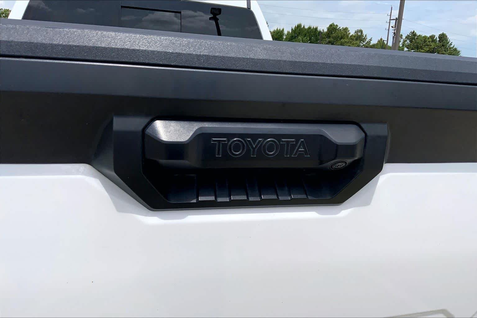 Used 2023 Ice Cap Toyota SR5 image 30