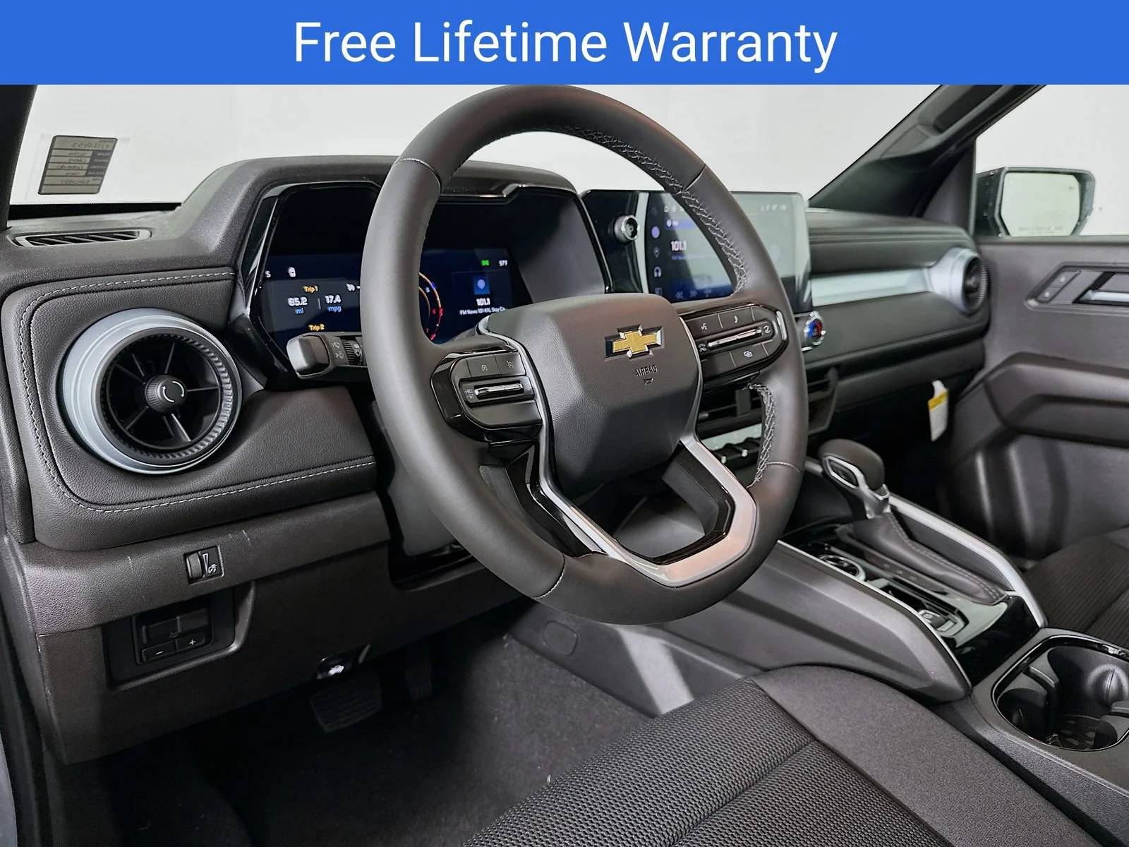 2026 Chevrolet Colorado LT - Photo 10