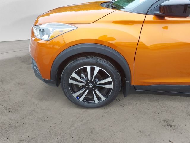Used 2020 Orange Nissan SV image 14