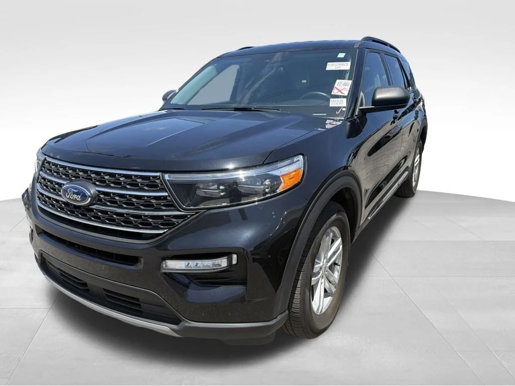 Used 2024 Black Ford XLT image 4