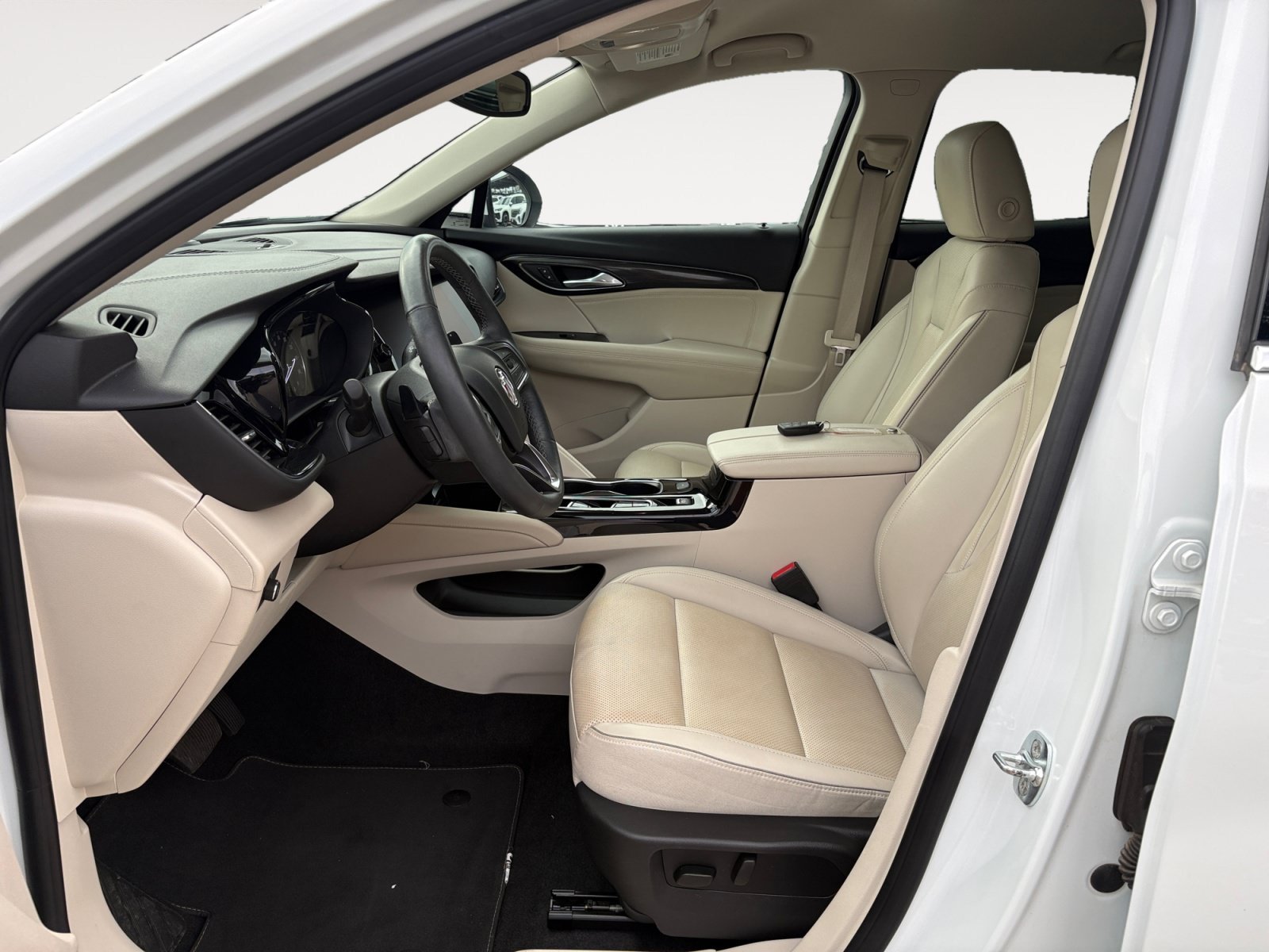 Used 2023 Summit White Buick Essence image 20