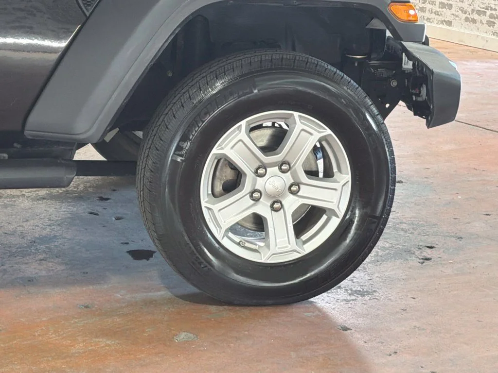 Used 2019 Black Clearcoat Jeep Unlimited Sport S image 9