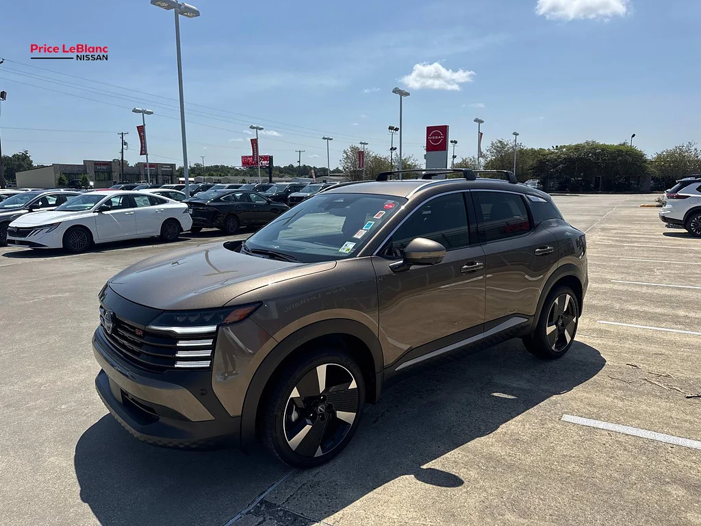 Certified Used 2025 Canyon Bronze Metallic Nissan SR image 3