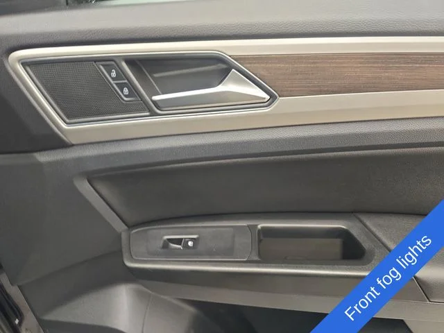 Used 2019 Deep Black Pearl Effect Volkswagen 3.6L V6 SE image 11