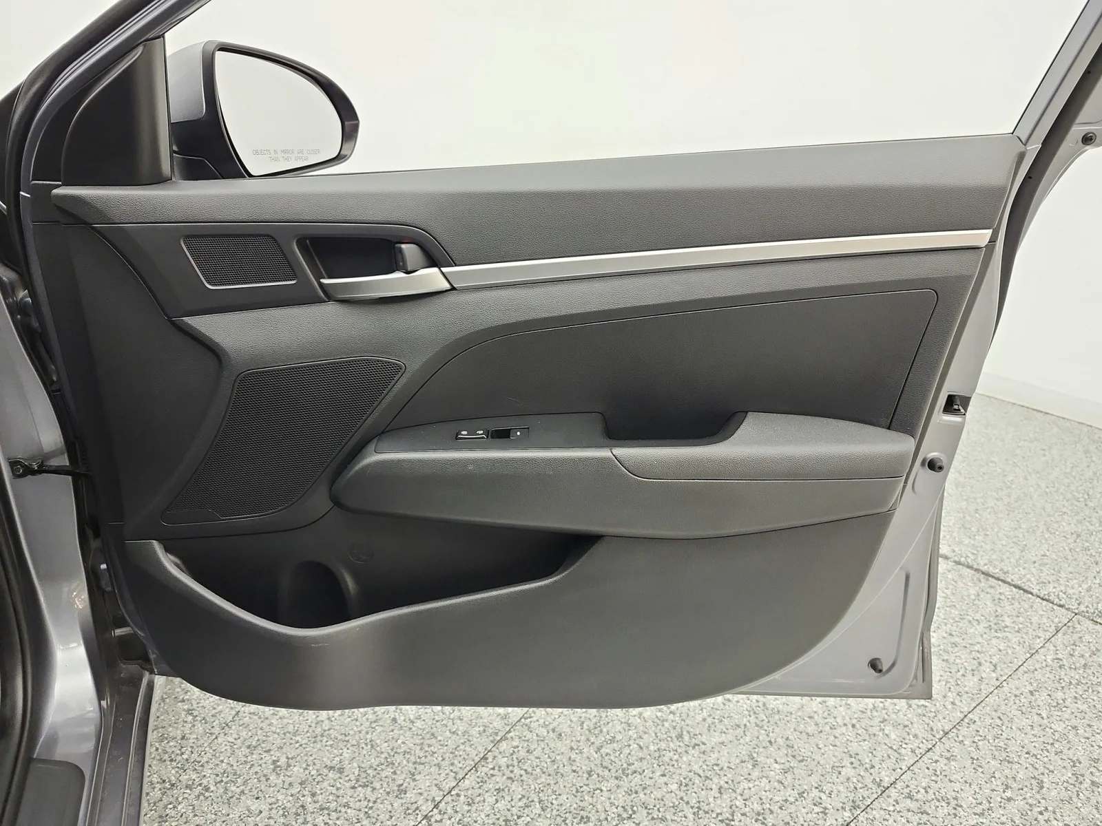Used 2019 Galactic Gray Hyundai SE Auto image 19