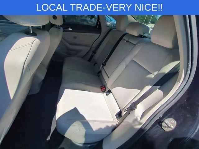 Used 2019 Black Volkswagen SEL image 31