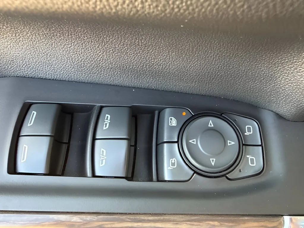 Used 2022 Black Chevrolet High Country image 11