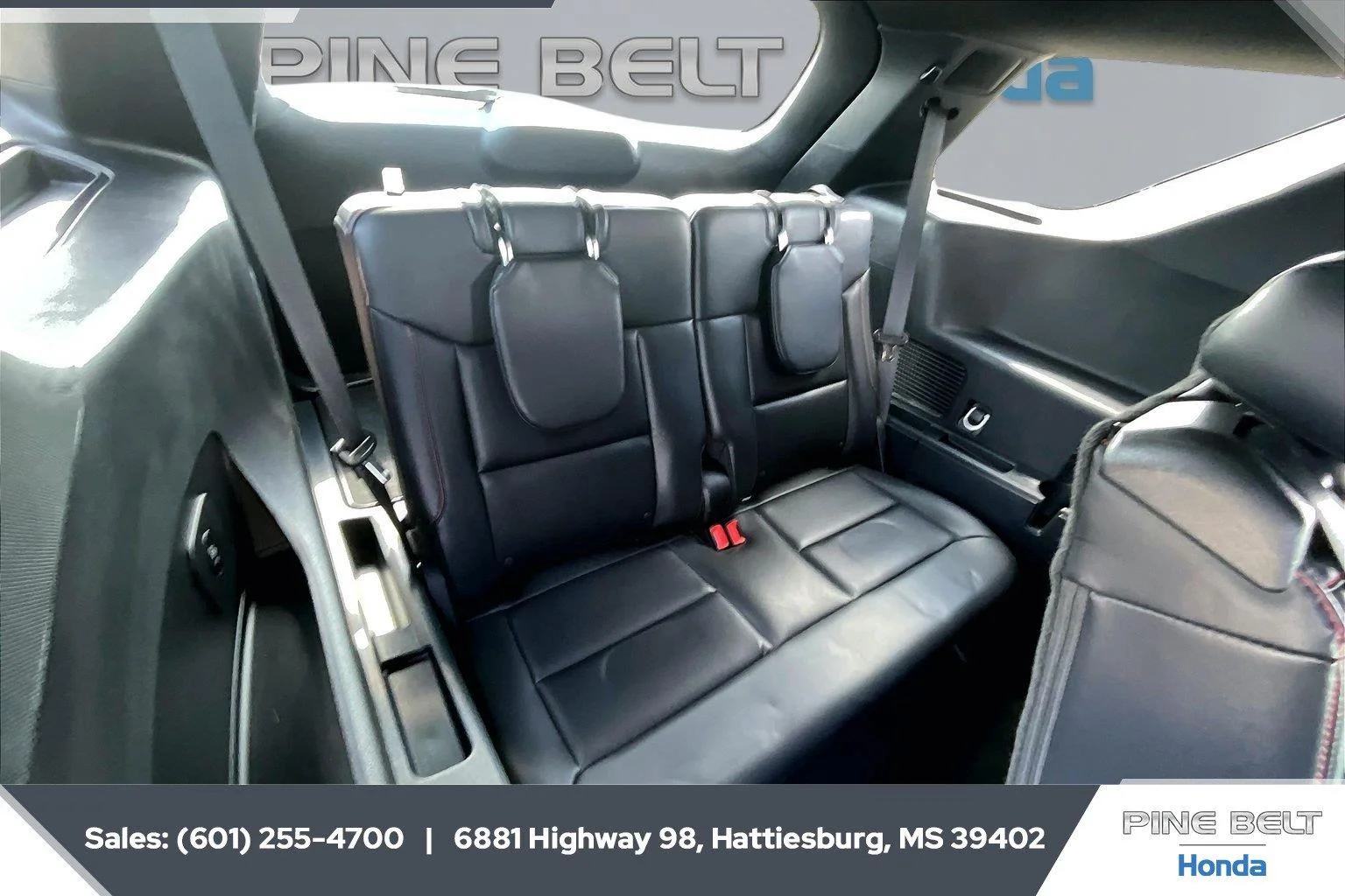 Used 2025 Rapid Red Metallic Tinted Clearcoat Ford ST-Line image 21