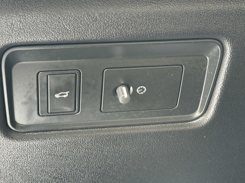 Used 2020 Black Land Rover HST image 22