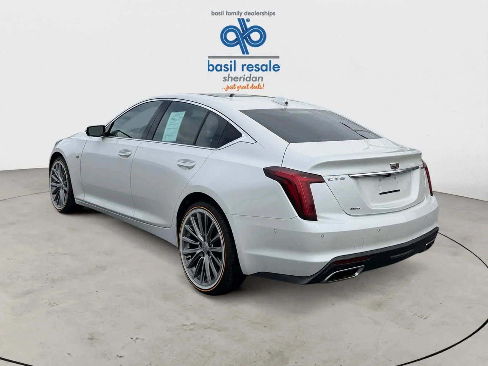 Used 2024 WH Cadillac Premium Luxury image 5