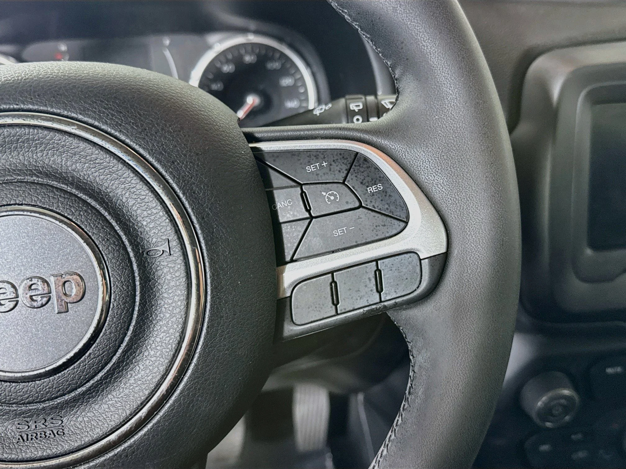 Used 2018 Black Jeep Latitude image 11