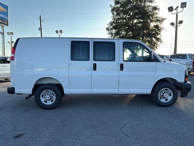2025 Chevrolet Express Cargo Work Van - Photo 8