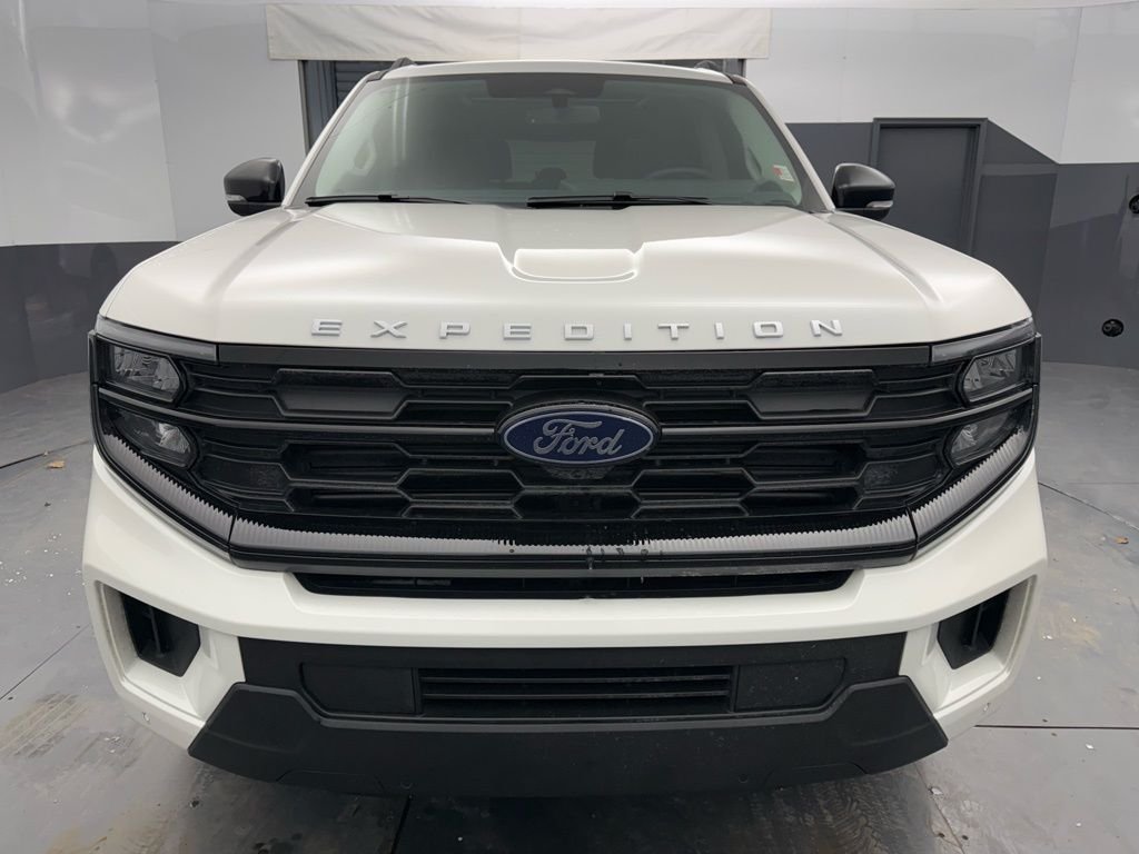 New 2026 Star White Metallic Tri-Coat Ford Active image 8