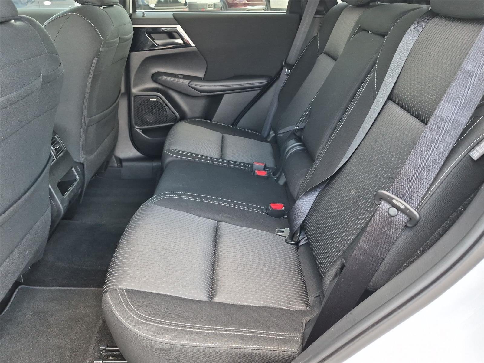 Used 2025 White Diamond Mitsubishi ES image 33