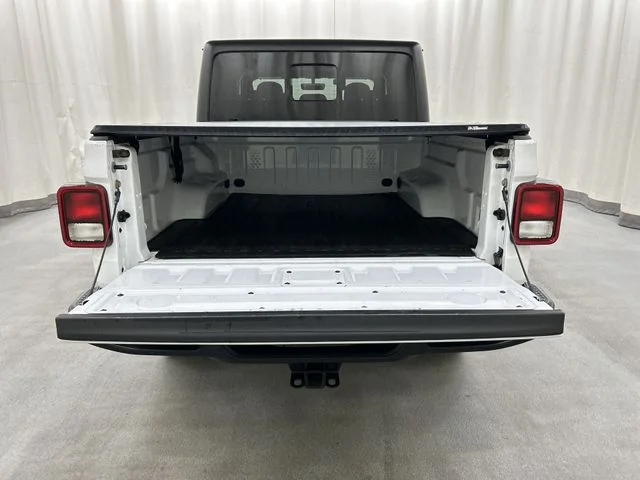 Used 2021 White Jeep Sport image 7