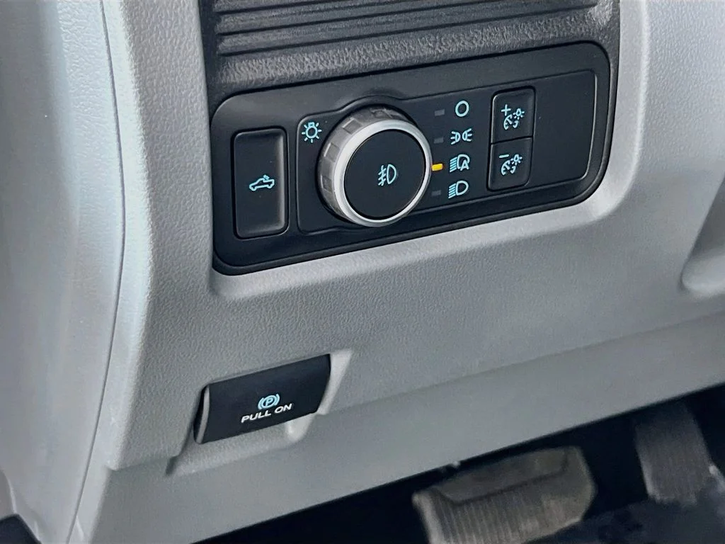 New 2026 Carbonized Gray Metallic Ford XLT image 19