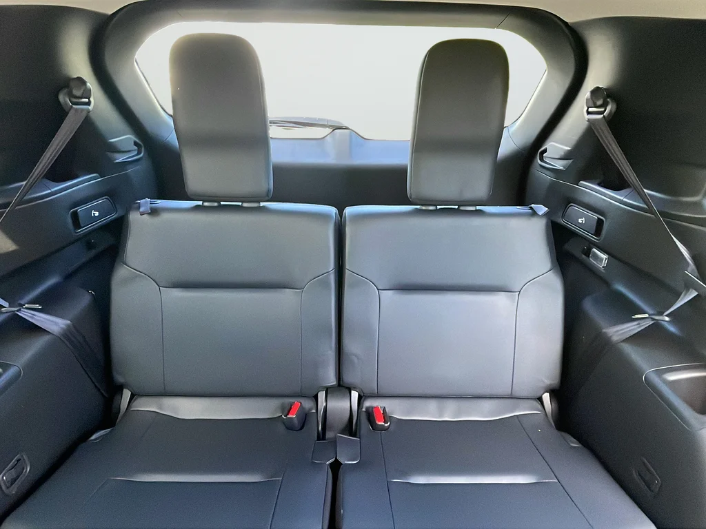 Used 2024 Black Mitsubishi SE image 29