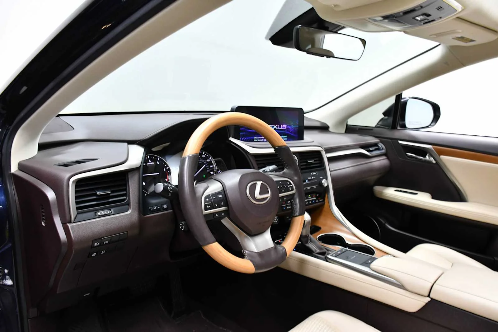Used 2020 Nightfall Mica Lexus  image 15