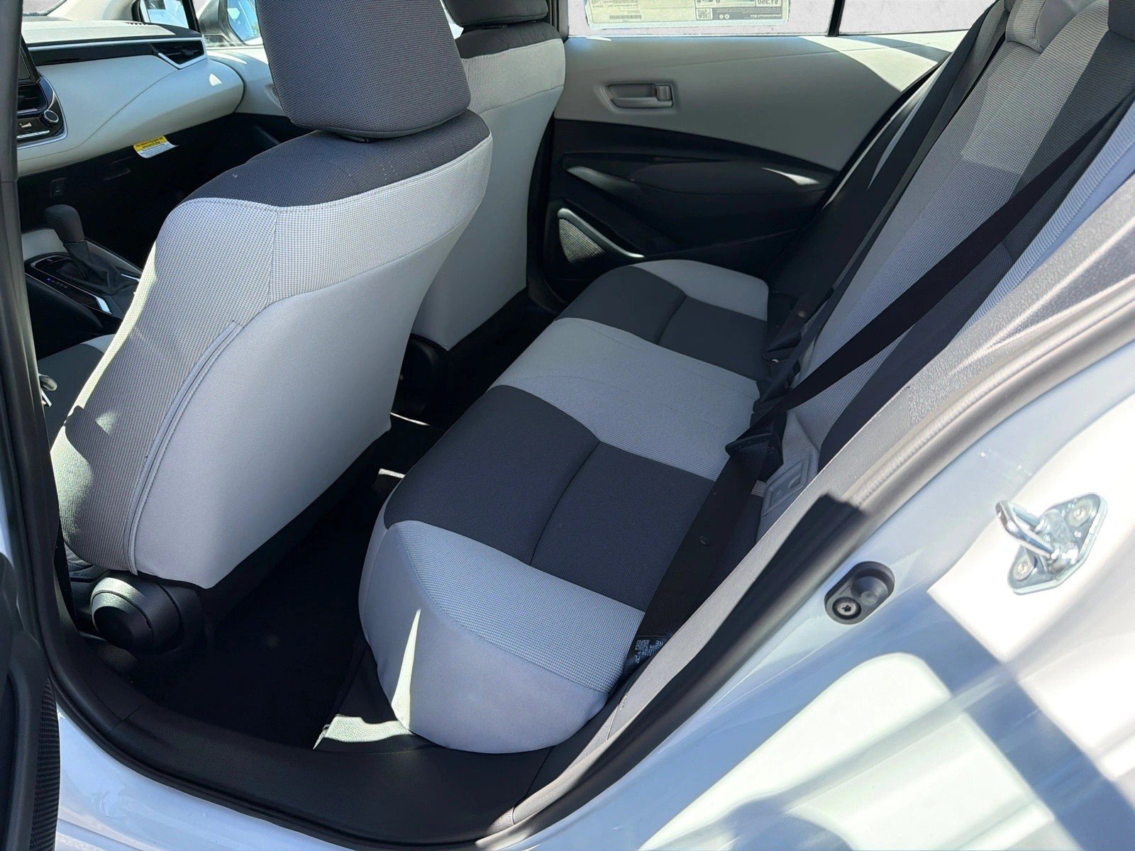 New 2027 Ice Cap Toyota LE image 20