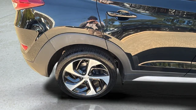 Used 2018 Black Hyundai Value image 38