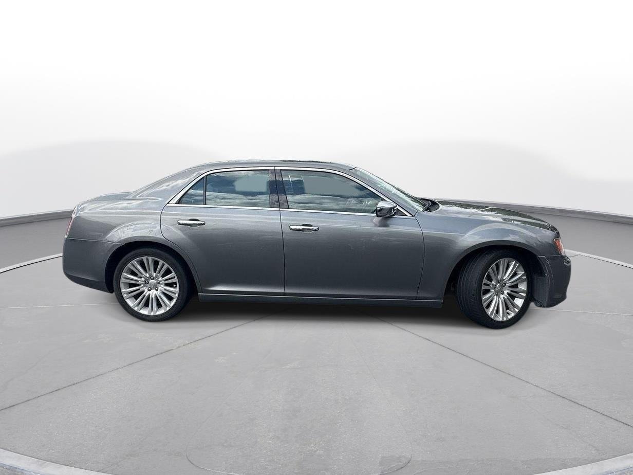 Used 2012 Tungsten Metallic Chrysler Limited image 5