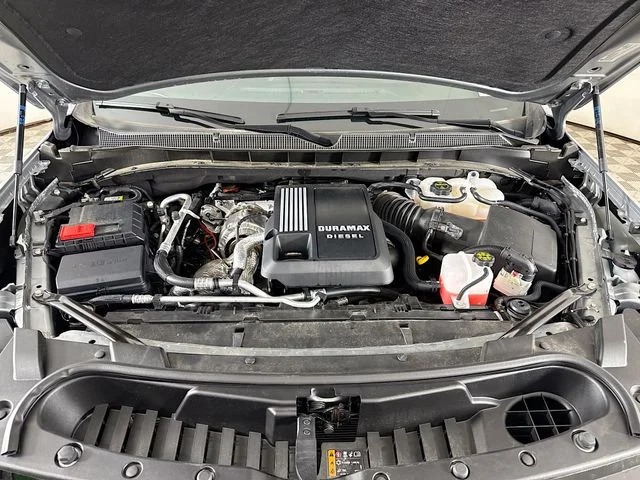 Used 2025 Gray Chevrolet Z71 image 33