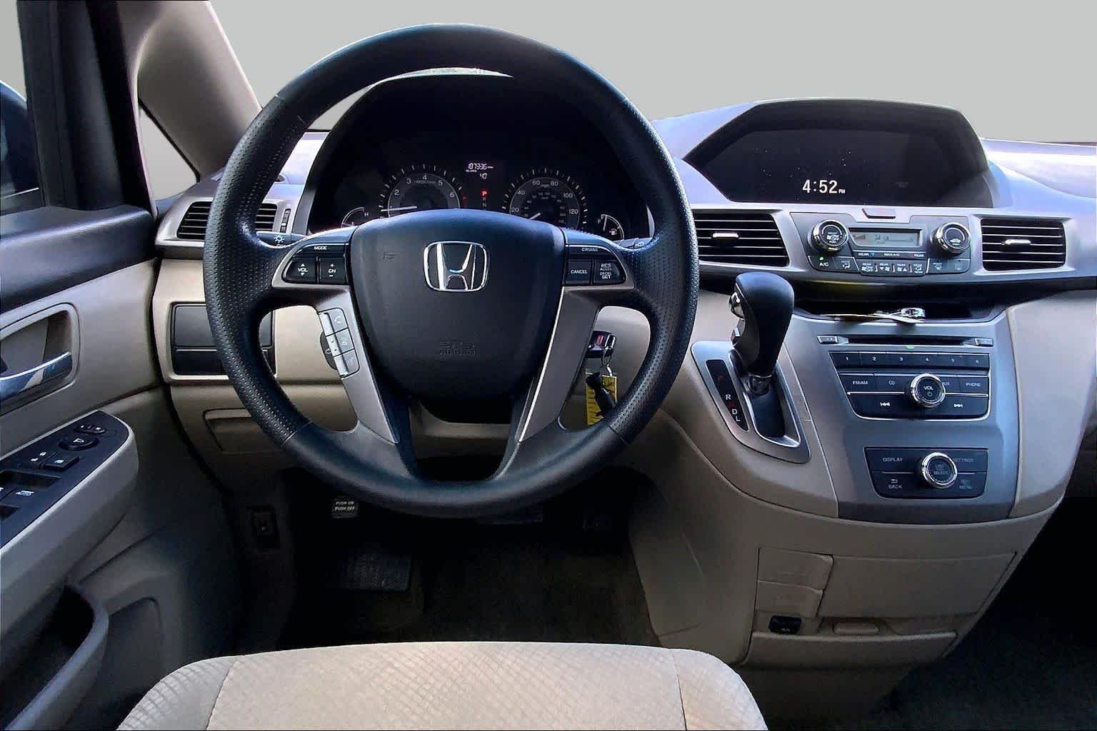 Used 2017 White Diamond Pearl Honda LX image 5