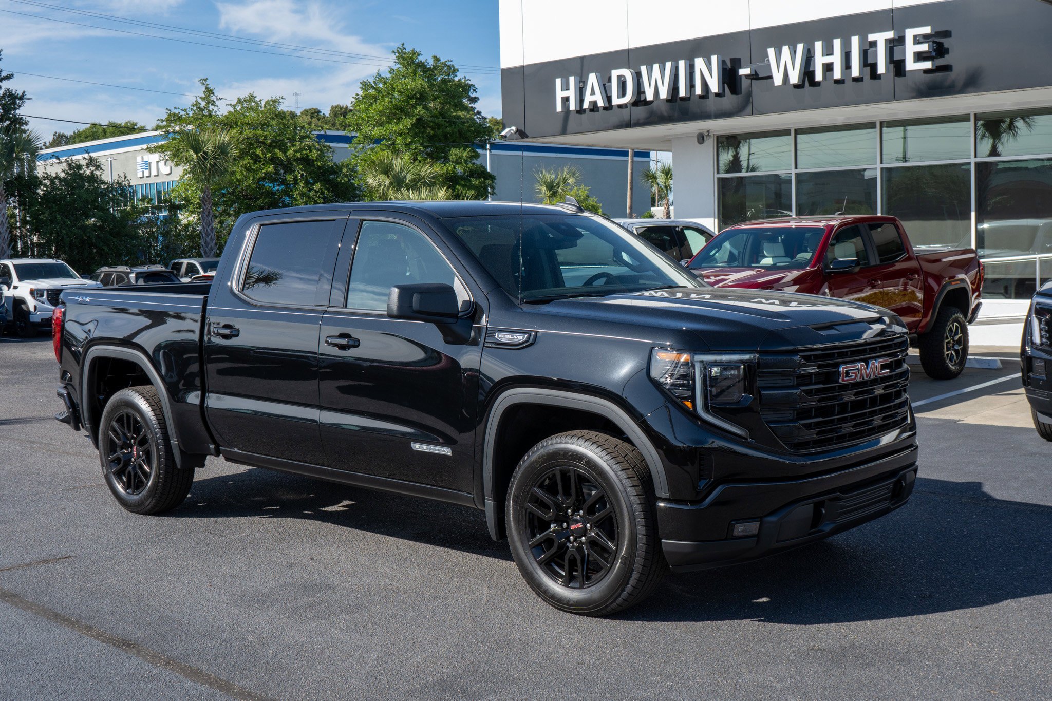 2026 GMC Sierra 4WD Crew Cab Short Box Elevation's photo
