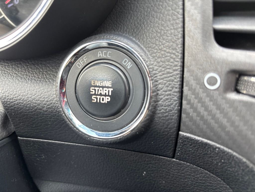 Used 2015 Gray Kia EX image 31