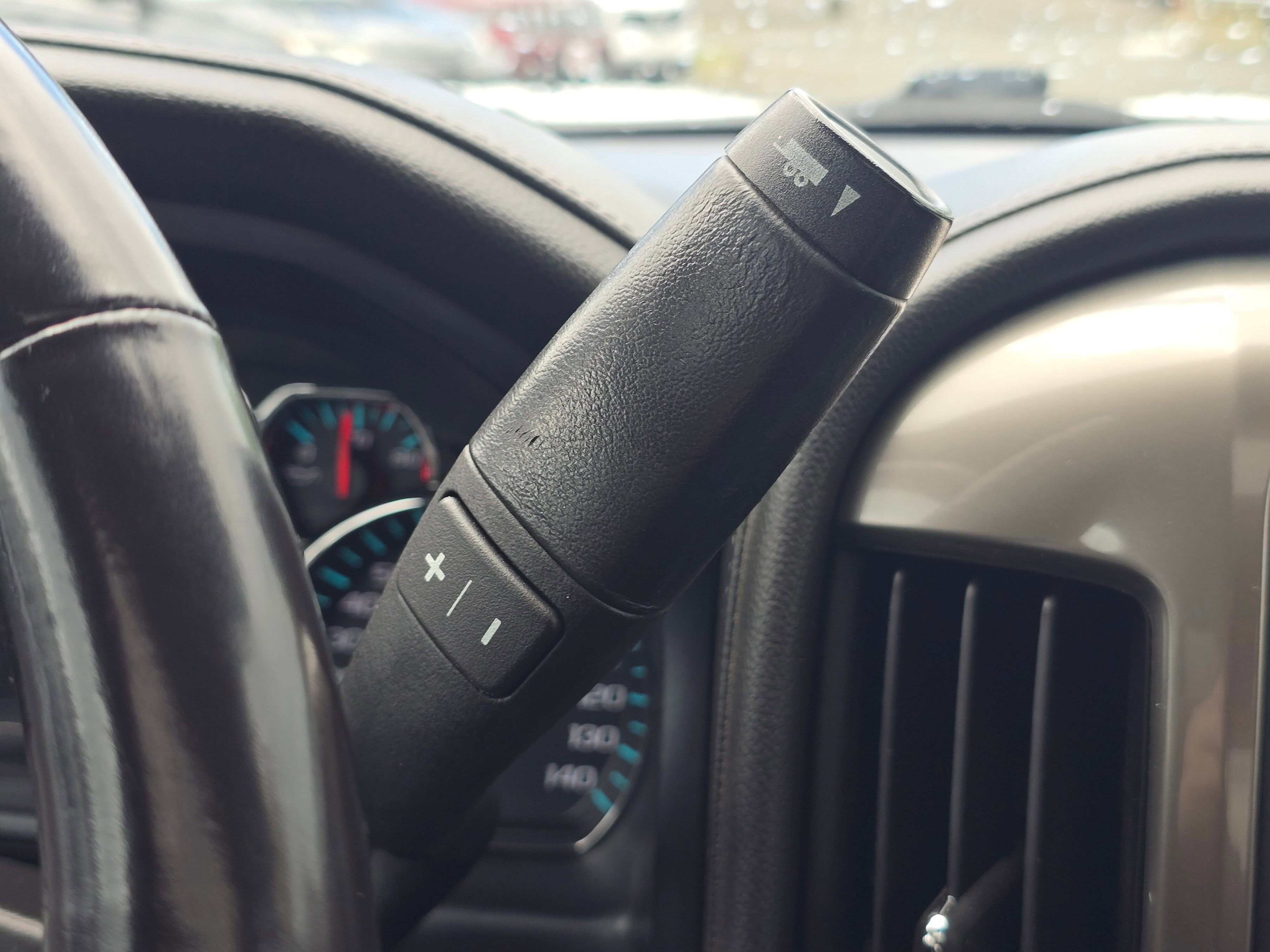 Used 2018 IRIDESCENT PEARL TRICOAT Chevrolet High Country image 28