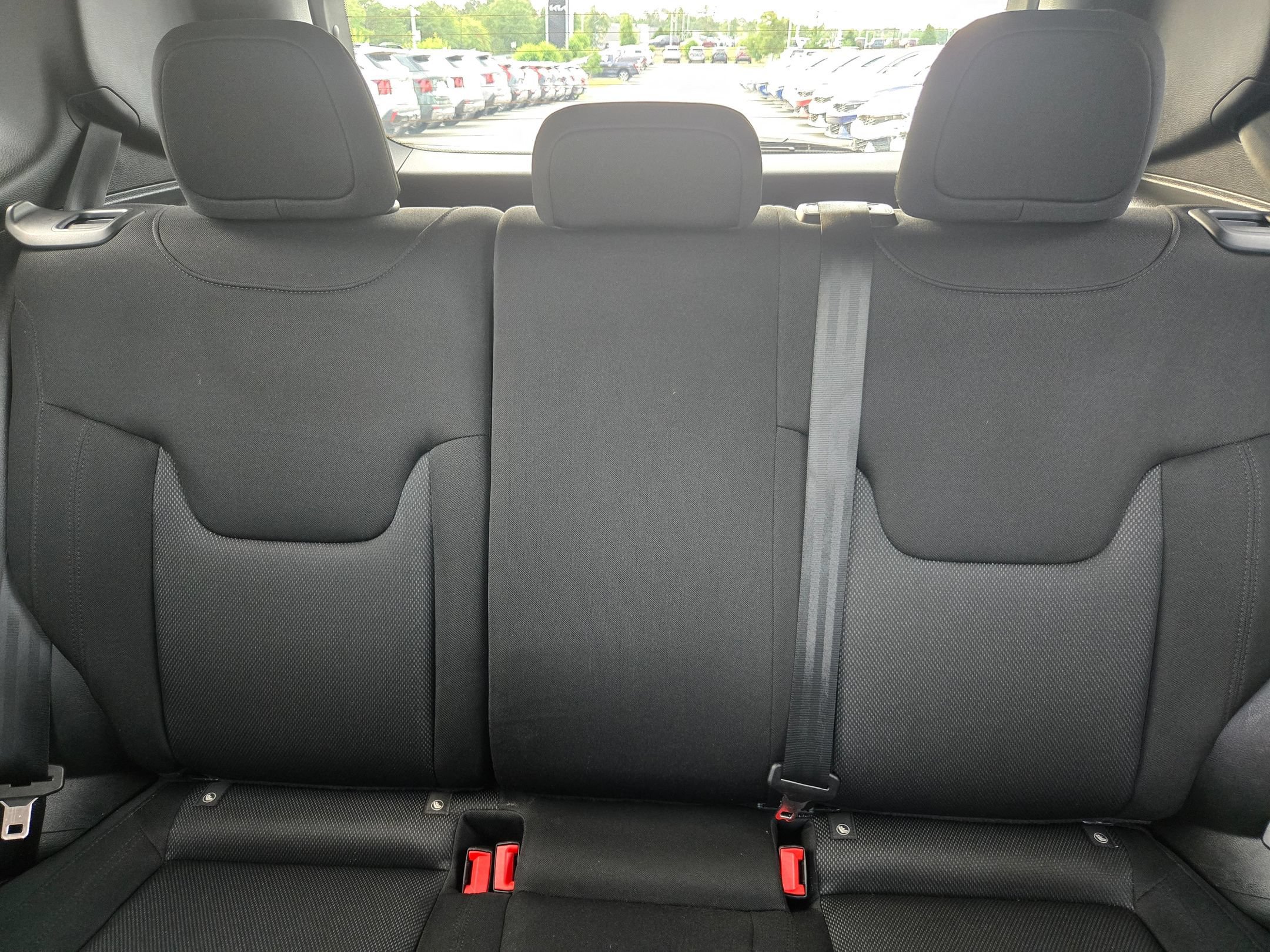 Used 2023 Alpine White Clearcoat Jeep Latitude image 13