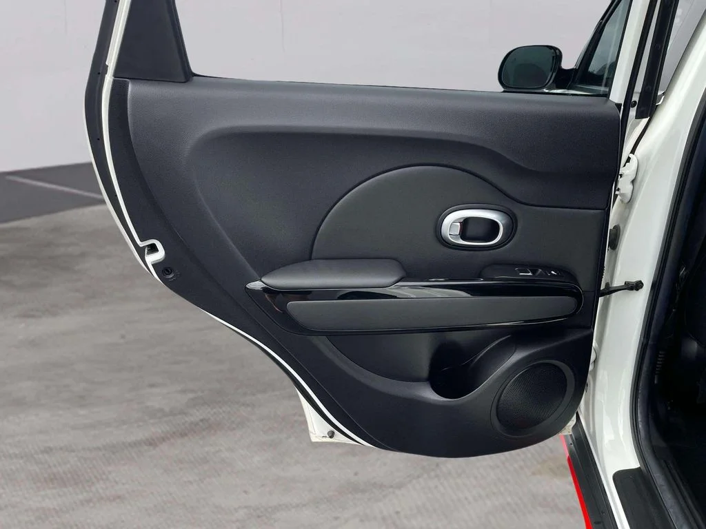 Certified Used 2019 Clear White Kia Exclaim image 26