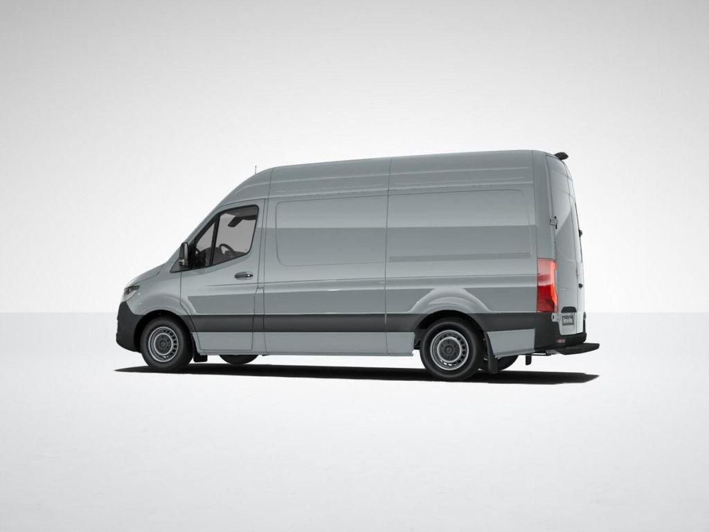 New 2025  Mercedes-Benz Cargo 144 WB image 32
