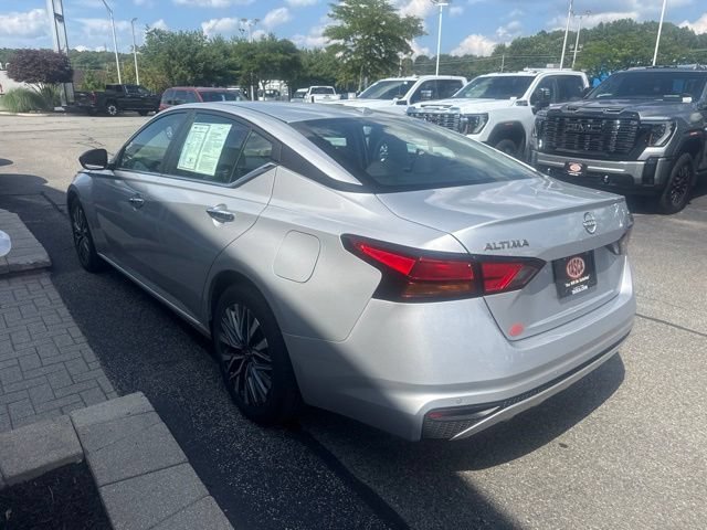 Used 2024 Brilliant Silver Metallic Nissan 2.5 SV image 4
