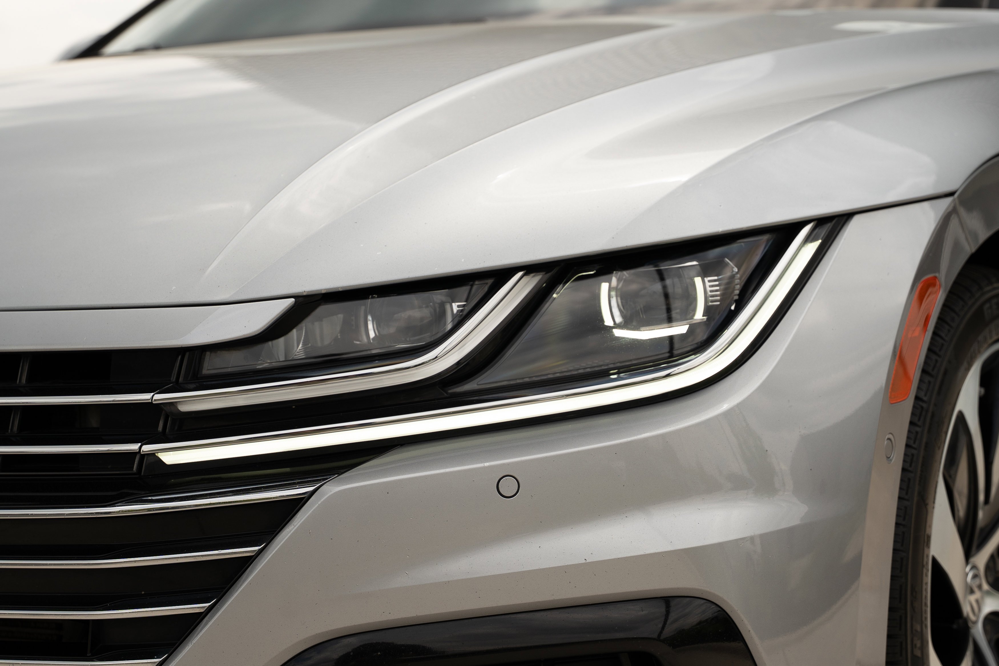Used 2019 Pyrite Silver Metallic Volkswagen SEL Premium R-Line image 36