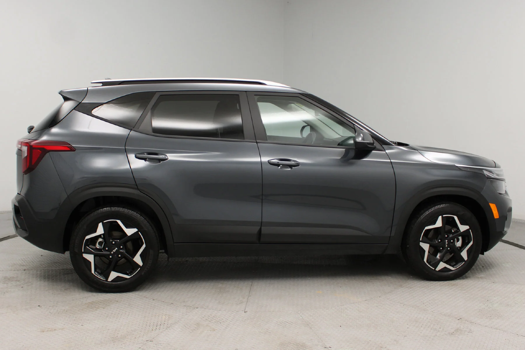 Used 2025 Gravity Gray Kia S IVT FWD image 22