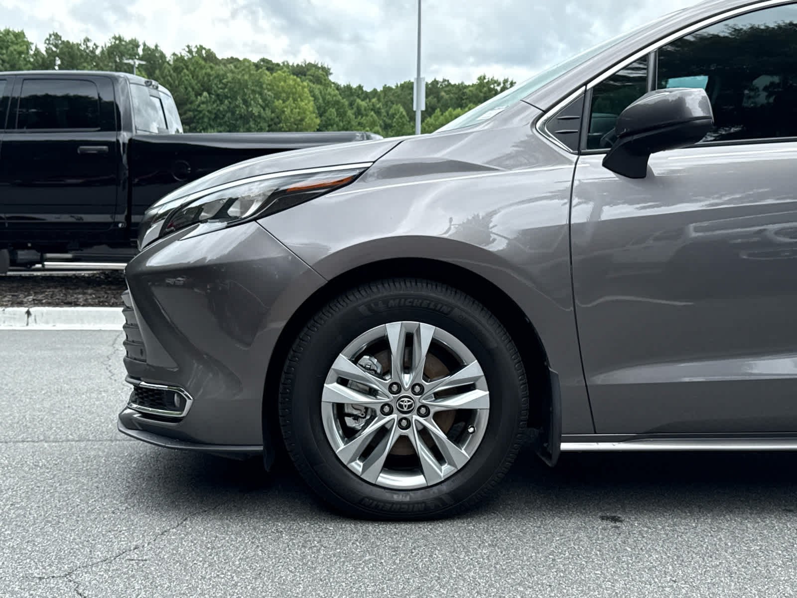 Used 2024 Predawn Gray Mica Toyota XLE image 11