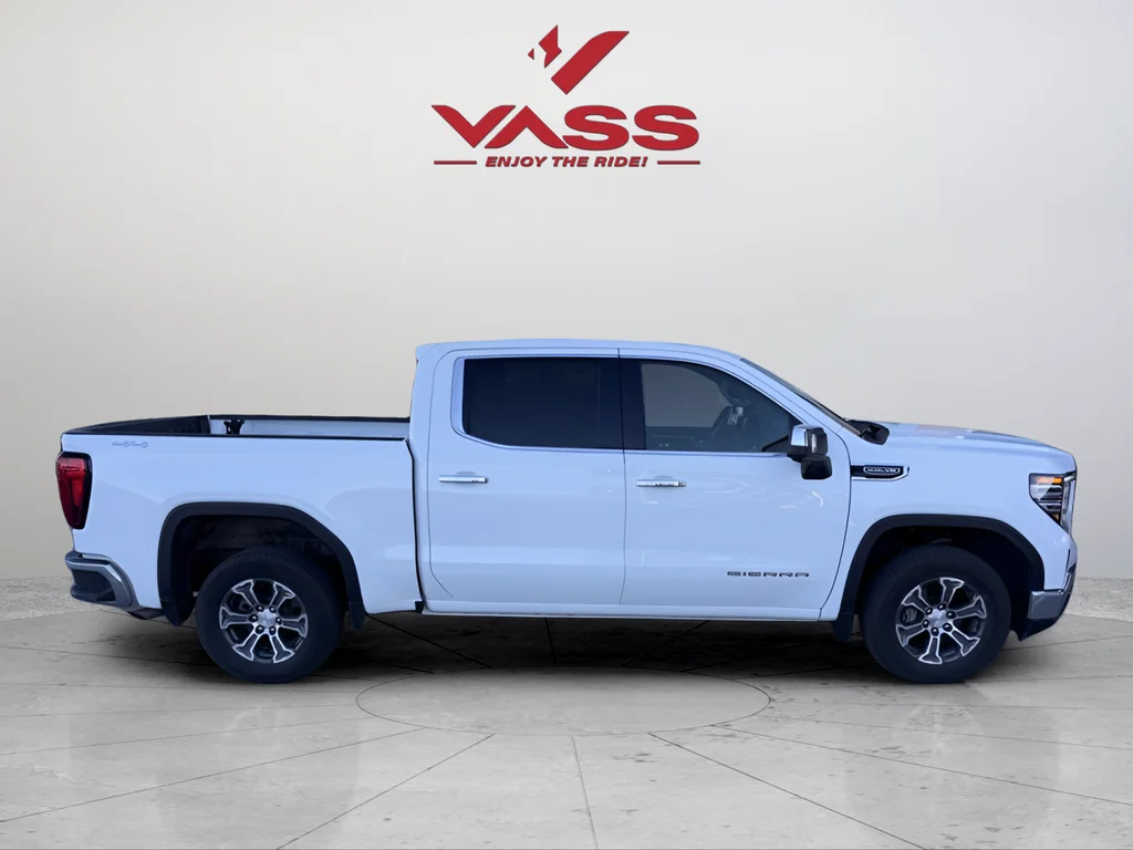 Used 2025 Summit White GMC SLT image 6