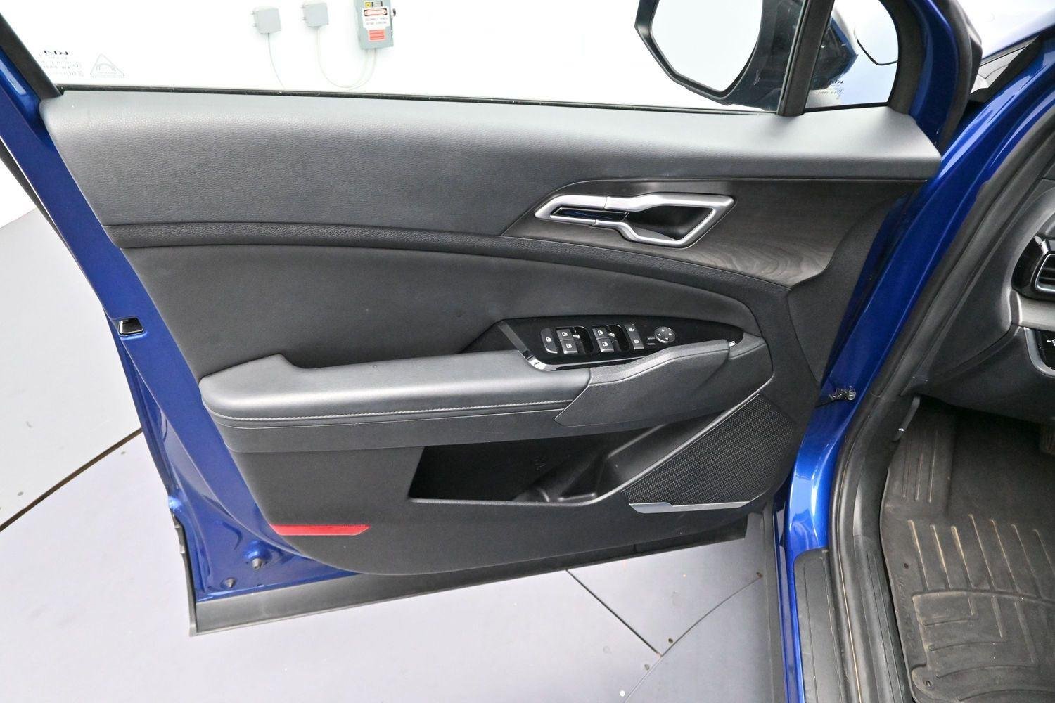 Used 2024 Sapphire Blue Kia X-Line image 9