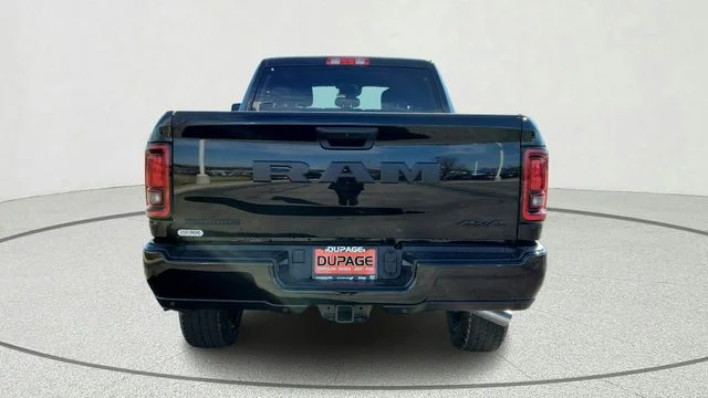 New 2026 Diamond Black Crystal Pearl-Coat Exterior Paint RAM Big Horn image 4