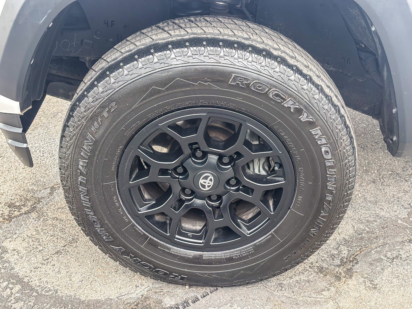 Used 2023 Ice Cap Toyota SR5 image 10